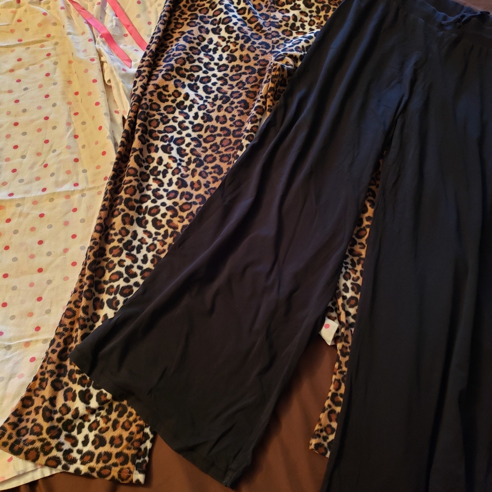 1 pair of Pajama/lounge pants leopard pair only